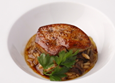 カルシファーズ・グリル アラ トスカーナ／バール・エ・リストランテ・タブリエ 他／GRAND TABLIER CO.,LTD. 求人 食材のポテンシャルをフル活かし、見た目にも美しい料理を提供中！