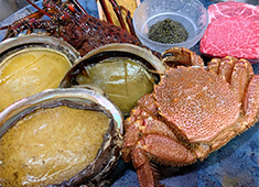 小熊飯店 求人 上海蟹やアワビなど多くの食材に触れて料理人としてのスキルを上げてください。