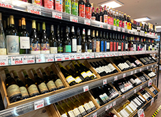 「プティマルシェ」「生鮮マルシェ」 求人 日本ワインから輸入ワインまで、珍しいお酒も取り揃えています♪当社が樽買いした、数量限定のウイスキー等もあります！