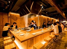 「料理人職採用準備室」／株式会社エー・ピーホールディングス（スタンダード市場上場） 求人 【焼鳥 つかだ 】日本で食べられる鶏の１％しかない「地鶏」を使ったこだわりの焼鳥店