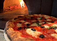 pizzeria napoletana CANTERA／株式会社 MOTHERS 求人 1品に集中し、店内調理にこだわり料理を提供中！技術の向上を目指す方もご納得の環境が揃っていますよ！
