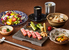 株式会社ブロスダイニング（株式会社ノバレーゼ） 求人 『鉄板焼 みたき 桜坂』では日本庭園を望む店内で、素材にこだわった和食と鉄板焼を提供しています。