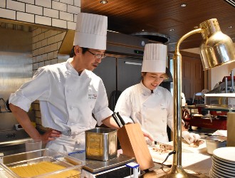 株式会社LG＆EW 求人 本格イタリアンの「TANTO TANTO」。本場さながらの雰囲気で豪快なイタリア料理を提供します！