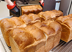SAKURAJOSUI KITCHEN／UNITED FOODS INTERNATIONAL株式会社 求人 パンの成形・焼成から学びたいという方から「パンが好きだから身近に感じられる職場を探している」という方まで幅広く歓迎