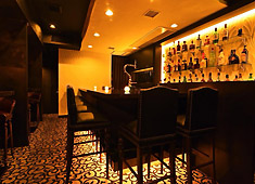 BAR V（バー ファイブ）／ファイブエンターテイメント 株式会社 求人 多くの出店依頼を頂いており、今後を見据えたスタッフの育成を重要視しています！