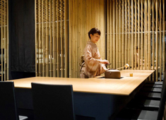 寿月堂（じゅげつどう）／株式会社 丸山海苔店 求人 女性スタッフもたくさん活躍する職場です。あなたの感性を料理で発揮しませんか。