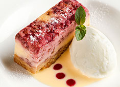 ristorante della collina（リストランテ デッラ コリーナ) 求人 定期的に勉強会と題して人気店へ食事に行く事も！費用は全額会社負担！営業中での質問+αの経験を積むことが可能です。