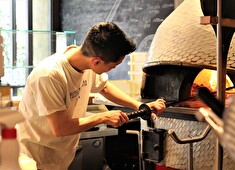 pizzeria napoletana CANTERA／株式会社 MOTHERS 求人 20～30代の若手～中堅から、経験豊富なメンバー迄、それぞれの個性や実力を活かして、『笑顔』で活躍中です！
