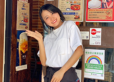 「中国茶房8（エイト） Chinese cafe Eight」「8（エイト） 餃子」「山のリゾートホテル」 求人 ▲看板娘のももちゃんのYou Tube企画など、若い世代の「これやってみたい！」を全力で挑戦できるような職場環境！