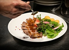 anea cafe（アネアカフェ）／株式会社 anea 求人 一皿に集中し、妥協なく仕上げるからこそ、ご好評をいただくクオリティを実現できています。