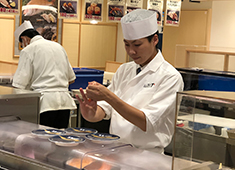 「築地食堂 源ちゃん」「讃岐うどん 伊吹や製麺」「ABURI百貫」「和食飛賀屋」「チャーリーズ フライドチキン＆バーガー」「喜多方ラーメン とし食堂」／株式会社 サイプレス 求人 お店は首都圏に限らず地方都市にもあり、それぞれの地域で「食の喜び」を伝えています。