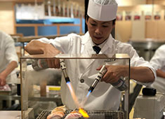 株式会社 サイプレス／「ぐるめ回転寿司 炙り百貫 イオンモール伊丹店」など 求人 寿司経験者はもちろん和食経験を活かしたい方も歓迎します。