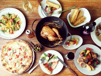 UPMARKET、GOOD MORNING CAFE 中野セントラルパーク、ほか／株式会社バルニバービリープタイム 求人 薪窯もあります。ピッツァの経験は一切問いません。これからピッツァを経験してみたい方も大歓迎です。