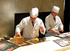 赤坂 鮨 以とう、他／株式会社 いとう屋 求人 実際に職場を見ていただくべく、店舗見学・体験入店のご希望があれば柔軟に対応しています！