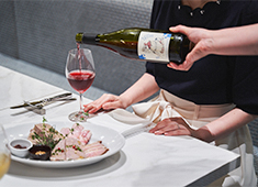 Brasserie Laiton(ブラッスリーレトン) 求人 フランスワイン・ナチュラルワインを中心に、料理と相性の良いものを多種ラインナップ。ソムリエを目指す方も大歓迎！