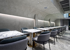 LOUANGE TOKYO LE MUSEE（ルワンジュ東京 ル・ミュゼ）／Louange Tokyo, Inc 求人 “レストランで出すデザート”の様に、盛り付けにまでこだわった品を提供しています。