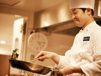 株式会社LEOC（レオック）／有料老人ホーム事業部（23区内・神奈川の高級有料老人ホーム） 求人 年令不問。レストラン・ホテル・ブライダルな、どの調理経験者も大歓迎！集団調理が初めての方も歓迎です。