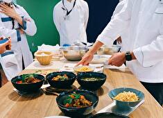 ゲートグルメジャパン（ゲートグループ） 求人 世界中のお客様に楽しんで頂く様々な料理の開発は刺激的で充実した職場環境です。アイデアをカタチにしたい方、大歓迎です