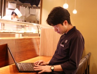 雛鮨（ひなずし）／株式会社クリエイト・ダイニング 求人 店長候補を積極採用！調理経験は必要ありません。店長・店舗マネジメントの経験を活かしませんか？