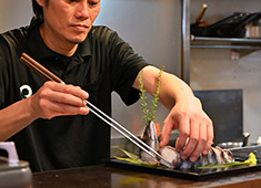 株式会社JPパワー/どればー高知・魚・食・笑 ちょうど・J-SHOT 求人 たくさんの魚を捌けるので料理人冥利に尽きる環境です。