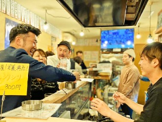 アクトダイニング株式会社 求人 みんなで意見を出し合って、新メニューの開発などもおこなっています！いいお店を一緒につくりましょう。