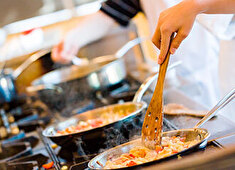 RIZAP株式会社/「RIZAP COOK」 求人 高橋 トレーナー（料理講師）／「ゲスト一人ひとりの料理の上達が自分のことのように嬉しいですね！」