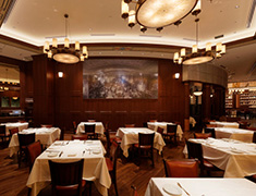 Wolfgang’s Steakhouse by Wolfgang Zwiener Teppan（東京・銀座）／株式会社 WDI JAPAN 求人 既存店舗の店内写真です。新店舗においても、特別な時間をともに演出しましょう！