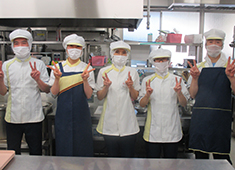日清医療食品株式会社 東関東支店（千葉・茨城エリア） 求人 ▲全国5,300ヵ所
▲1日約130万食提供
飲食業売上高ランキング第4位（日経ＭＪ2019年付）