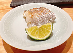 鮨 のべつ 求人 寿司だけでなく、一品料理にも力を入れているので和食経験も活かすことができます。