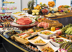 ホテル マホロバマインズ三浦／株式会社 四季の自然舎 求人 産地直送の素材をふんだんに使用した料理の数々は「食の祭典」とも評されています！