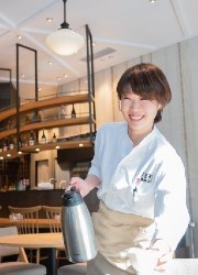 日本橋だし場 はなれ／株式会社にんべん 求人