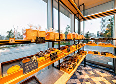 「Boulangerie et Cafe Pere et Mere（ペル・エ・メル）」「On the Canal（オン・ザ・カナル） 求人 何をやるかも大事ですが、誰とやるかも大切ですよね。最高の仲間があなたを待っています！