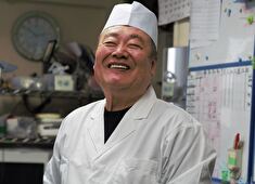 屋形船 あみ達／有限会社 船宿あみ達 求人 年齢・性別・前職経験を問わず、幅広い層のスタッフが、各々の長所を活かして活躍しています！
