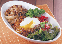 横濱たちばな亭／株式会社たちばな 求人 本格洋食をスピード提供！オムライスの他にも、ハヤシライス、カレー、ハンバーグ、カツレツ等をご提供しています。