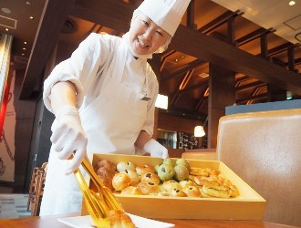 PIER THIRTY GROUP／ピアーサーティーグループ 求人 カフェや洋食、ステーキなどの多彩な業態を展開しています。洋食希望の方も大歓迎です！