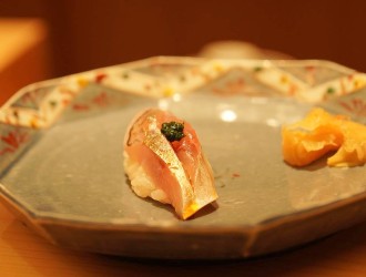 鮨 佑（すし ゆう） 求人 “握り”と“一品料理”を楽しめる、おまかせコースが基本。季節ごとの素材を提案していきましょう。
