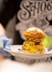 SHOGUN BURGER（ショウグンバーガー）ほか／EVER BREW グループ 求人