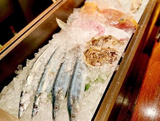 うまかもんの旅 博多っ子 求人 旬の食材にこだわり、仕入れに応じてメニューも日々変更しています。幅広い料理の経験が積めます！