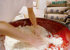 利久庵　Ri Kyu An 求人 蕎麦も創業から受け継ぐ技法と、変わらぬ味。コシが強く、つゆはこだわりの製法にて提供しています。