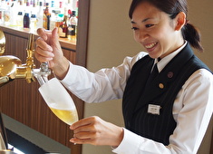 横浜みなとみらい 万葉倶楽部／万葉倶楽部 株式会社 求人 スタッフ同士のコミュニケーションもしっかり取れる雰囲気の良い職場だから、ご入社後もすんなり馴染んでいただけるはず！