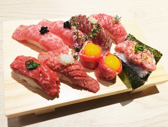 株式会社Sweeny（スウィニー）／カフェ・レストラン事業部 求人 焼肉 テラス苑 では、肉寿司などの創作的な肉料理も提供しています！