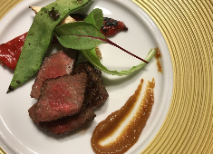 株式会社スマイルダイニング（炭火焼 旬彩だるま） 求人 肉は和牛にこだわって、焼きに自信のある方は当店で活躍できる環境です！