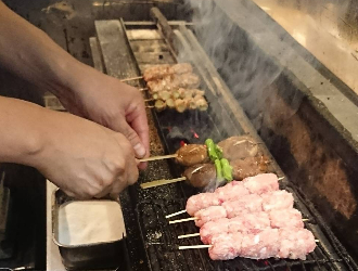 焼鳥 はちまん 求人