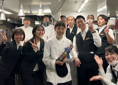 株式会社箱根エレカーサ/CASAMIA （カーサミーア） 求人 職場の平均年齢34.0歳で若手も働きやすい環境になります。