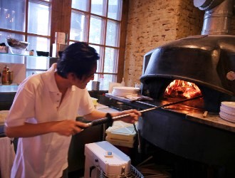 ジェー・プラス株式会社　※新店開業準備室／Mondatta （モンダッタ）、marina piccola（マリーナピッコラ）、ほか 求人 薪窯のピッツァを提供しています。本格的にピッツァを学びたい方も大歓迎です！