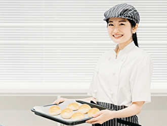「Boulangerie et Cafe Pere et Mere（ペル・エ・メル）」 求人