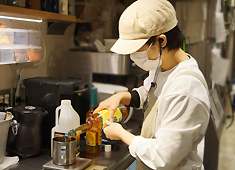FARMER'S KITCHEN／株式会社ユニバーサル園芸社 求人 母体がしっかりしているので、充実の福利厚生＆充実の休日。安心して仕事に集中できる環境です。