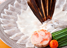 日本料理 高瀬／寿司 高瀬【有限会社 タカ瀬】 求人 『日本料理 高瀬』では食材のポテンシャルをフルに活かす為、食材毎に適切なアプローチを施し本当に美味しい一品を提供。