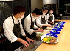 TOYO JAPAN 株式会社／「きゅうこん」「Restaurant TOYO Tokyo」「ORANGE BASE」 求人 年齢や経験ジャンルは不問！女性スタッフも活躍しており、ご希望の働き方・ブランドにて活躍できる会社です！