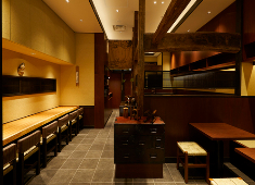 「九頭龍蕎麦 丸ビル店」「九頭龍蕎麦 神楽坂 本店」「神楽坂 九頭龍蕎麦 msb Tamachi店」 求人 訪れた人がホッとする和の空間